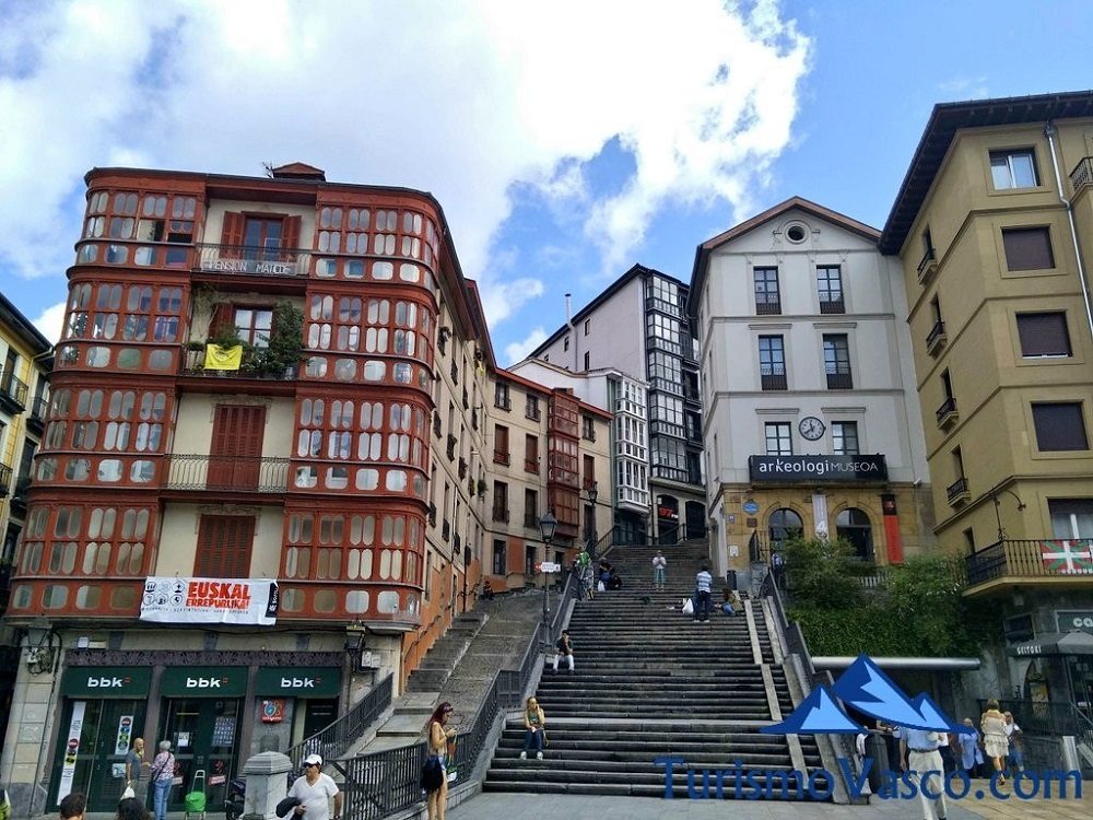 Fontaneros en el casco viejo de Bilbao