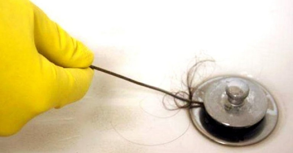 ¿Cómo desatascar un plato de ducha?